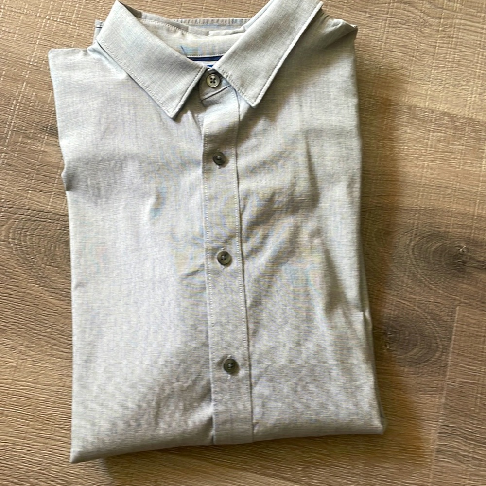 Apt 9 Mens slim fit long sleeve dress shirt.